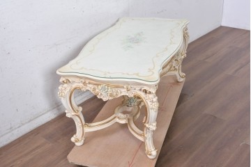 中古　美品　イタリア高級家具　SILIK(シリック)　花モチーフの装飾とゴールドの縁取りが美しいセンターテーブル　(R-091352)