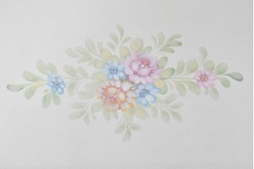 中古　美品　イタリア高級家具　SILIK(シリック)　花モチーフの装飾とゴールドの縁取りが美しいセンターテーブル　(R-091352)