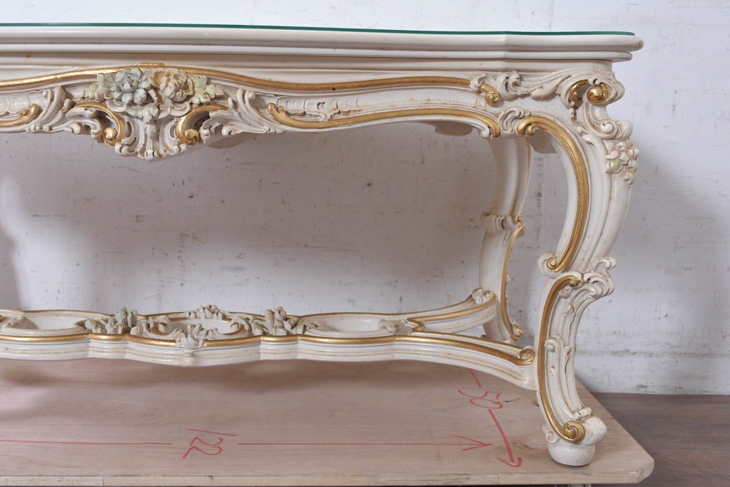 中古　美品　イタリア高級家具　SILIK(シリック)　花モチーフの装飾とゴールドの縁取りが美しいセンターテーブル　(R-091352)