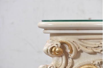 中古　美品　イタリア高級家具　SILIK(シリック)　花モチーフの装飾とゴールドの縁取りが美しいセンターテーブル　(R-091352)