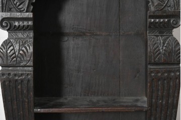 ヨーロッパアンティーク　1800年頃　オーク材　重厚な彫刻が目を引くウォールシェルフ　(R-091355)