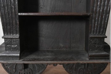 ヨーロッパアンティーク　1800年頃　オーク材　重厚な彫刻が目を引くウォールシェルフ　(R-091355)