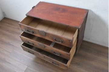和製アンティーク　明治期から大正期　上手物　前面(欅材)　重厚な金具が映える作りの良いローチェスト　(R-091359)