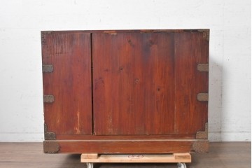 和製アンティーク　明治期から大正期　上手物　前面(欅材)　重厚な金具が映える作りの良いローチェスト　(R-091359)