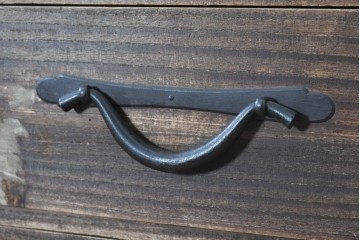 和製アンティーク　明治期から大正期　上手物　総桐材　作りの良い五丁引きの2段重ね関東時代箪笥　(R-091360)