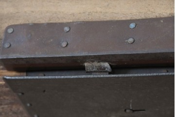 和製アンティーク　明治期から大正期　上手物　関東時代箪笥　作りの良い総桐材のローチェスト　(R-091362)