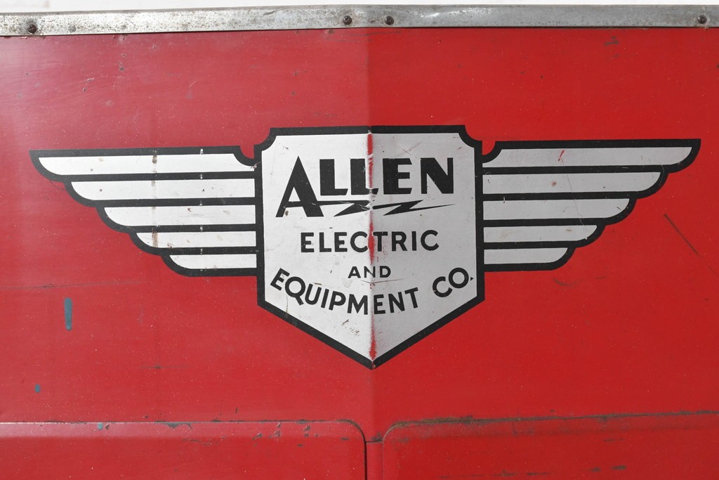  アメリカヴィンテージ　Allen Electric and Equipment Co(アレン・エレクトリック社)　TYPE E420　177049　赤いボディとロゴが印象的なメタルキャビネット　(R-091363)