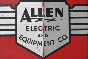  アメリカヴィンテージ　Allen Electric and Equipment Co(アレン・エレクトリック社)　TYPE E420　177049　赤いボディとロゴが印象的なメタルキャビネット　(R-091363)