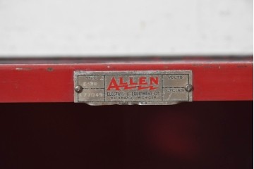 アメリカヴィンテージ　Allen Electric and Equipment Co(アレン・エレクトリック社)　TYPE E420　177049　赤いボディとロゴが印象的なメタルキャビネット　(R-091363)