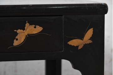 和製ヴィンテージ　漆塗り　蝶の意匠が映える引き出し2杯を備えた文机　(R-091364)