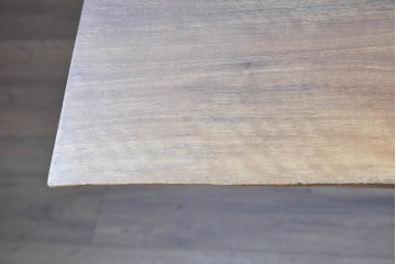 中古　ジョージナカシマ(George Nakashima)　桜製作所　イギリスのウォールナット材　フレンチマンズゴウ　豊かな木目が魅力のダイニングテーブル　(R-091365)