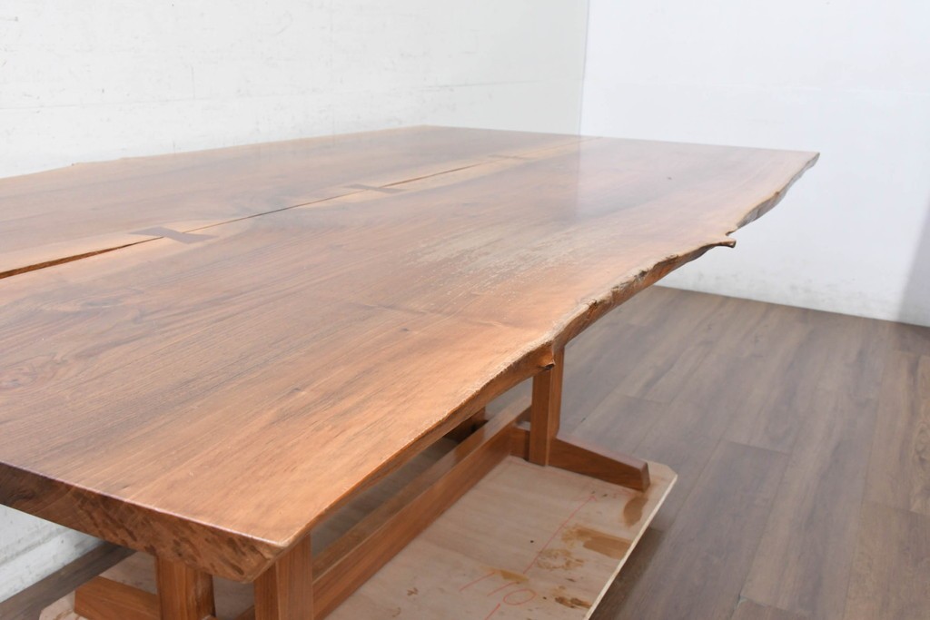 中古　ジョージナカシマ(George Nakashima)　桜製作所　イギリスのウォールナット材　フレンチマンズゴウ　豊かな木目が魅力のダイニングテーブル　(R-091365)