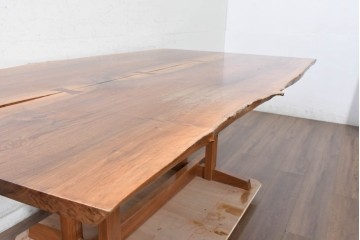 中古　ジョージナカシマ(George Nakashima)　桜製作所　イギリスのウォールナット材　フレンチマンズゴウ　豊かな木目が魅力のダイニングテーブル　(R-091365)