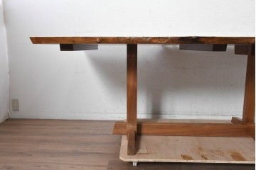 中古　ジョージナカシマ(George Nakashima)　桜製作所　イギリスのウォールナット材　フレンチマンズゴウ　豊かな木目が魅力のダイニングテーブル　(R-091365)