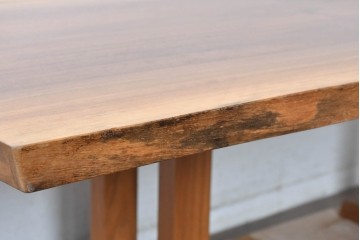 中古　ジョージナカシマ(George Nakashima)　桜製作所　イギリスのウォールナット材　フレンチマンズゴウ　豊かな木目が魅力のダイニングテーブル　(R-091365)