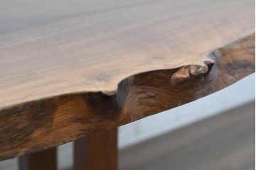 中古　ジョージナカシマ(George Nakashima)　桜製作所　イギリスのウォールナット材　フレンチマンズゴウ　豊かな木目が魅力のダイニングテーブル　(R-091365)