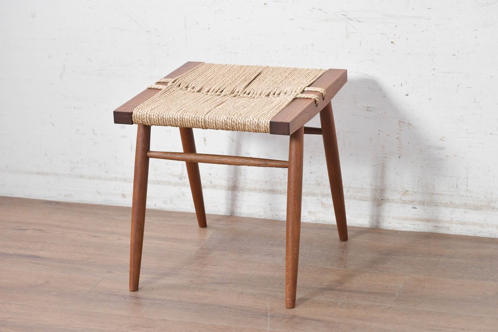 中古　ジョージナカシマ(George Nakashima)　桜製作所　グラスシートスツール(GRASS SEATED STOOL)　CN124　木部と編み座面が調和するスツール　(R-091372)