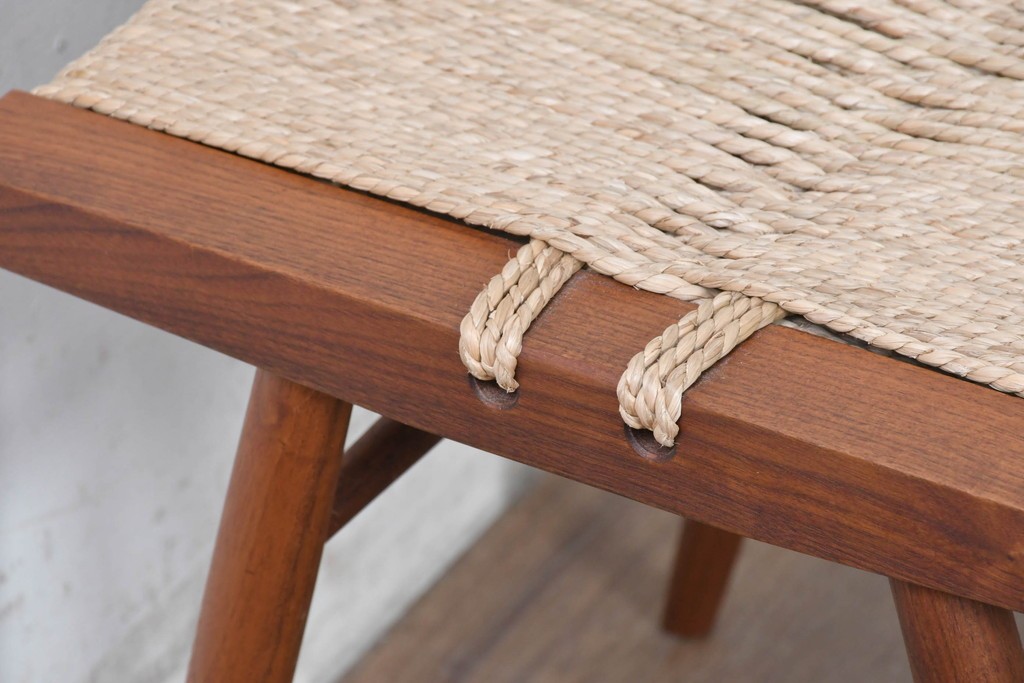 中古　ジョージナカシマ(George Nakashima)　桜製作所　グラスシートスツール(GRASS SEATED STOOL)　CN124　木部と編み座面が調和するスツール　(R-091372)