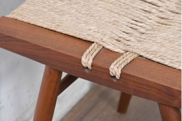 中古　ジョージナカシマ(George Nakashima)　桜製作所　グラスシートスツール(GRASS SEATED STOOL)　CN124　木部と編み座面が調和するスツール　(R-091372)