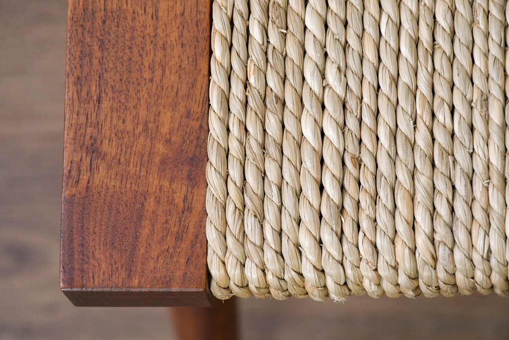 中古　ジョージナカシマ(George Nakashima)　桜製作所　グラスシートスツール(GRASS SEATED STOOL)　CN124　木部と編み座面が調和するスツール　(R-091372)