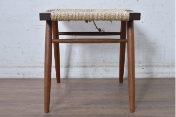 中古　ジョージナカシマ(George Nakashima)　桜製作所　グラスシートスツール(GRASS SEATED STOOL)　CN124　木部と編み座面が調和するスツール　(R-091372)