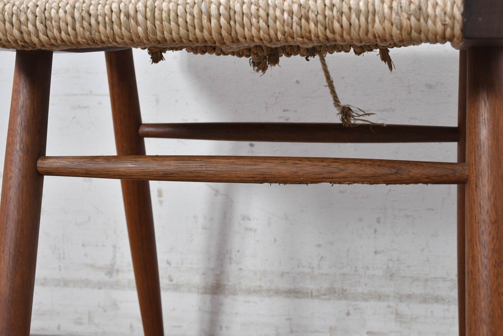 中古　ジョージナカシマ(George Nakashima)　桜製作所　グラスシートスツール(GRASS SEATED STOOL)　CN124　木部と編み座面が調和するスツール　(R-091372)