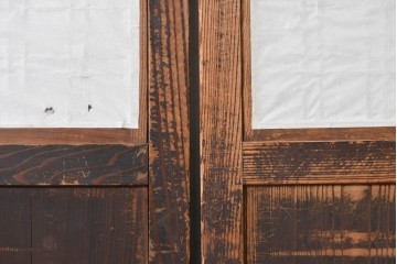 アンティーク建具　明治から大正期　幅広　豊かな木目と細かな格子が趣深い障子帯戸2枚セット　(R-091376)