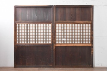 アンティーク建具　明治から大正期　幅広　豊かな木目と細かな格子が趣深い障子帯戸2枚セット　(R-091377)