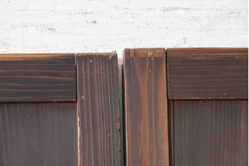 アンティーク建具　明治から大正期　幅広　豊かな木目と細かな格子が趣深い障子帯戸2枚セット　(R-091377)