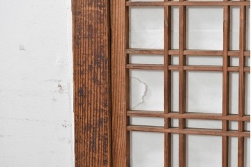 アンティーク建具　明治から大正期　幅広　豊かな木目と細かな格子が趣深い障子帯戸2枚セット　(R-091377)