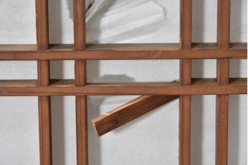 アンティーク建具　明治から大正期　幅広　豊かな木目と細かな格子が趣深い障子帯戸2枚セット　(R-091377)