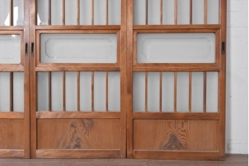 ヴィンテージ建具　昭和後期　幅狭　すりガラスがレトロな印象を添えるガラス戸4枚セット　(R-091378)
