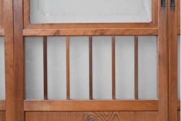 ヴィンテージ建具　昭和後期　幅狭　すりガラスがレトロな印象を添えるガラス戸4枚セット　(R-091378)