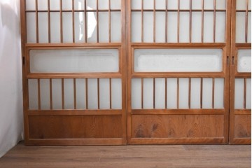 ヴィンテージ建具　昭和中期　格子意匠が和の趣を添えるガラス戸4枚セット　(R-091379)