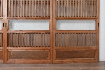 アンティーク建具　昭和中期　裏ガラス　細やかな縦格子が連なる格子戸4枚セット　(R-091382)