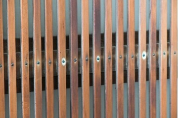 アンティーク建具　昭和中期　裏ガラス　細やかな縦格子が連なる格子戸4枚セット　(R-091382)