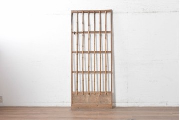 ヴィンテージ建具　昭和中期　一本一本異なる竹の表情を楽しめる味わい深い格子戸1枚　(R-091386)