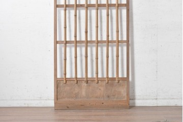 ヴィンテージ建具　昭和中期　一本一本異なる竹の表情を楽しめる味わい深い格子戸1枚　(R-091386)