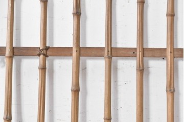 ヴィンテージ建具　昭和中期　一本一本異なる竹の表情を楽しめる味わい深い格子戸1枚　(R-091386)