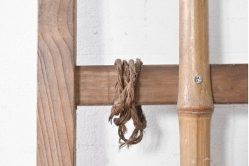 ヴィンテージ建具　昭和中期　一本一本異なる竹の表情を楽しめる味わい深い格子戸1枚　(R-091386)