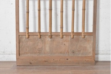 ヴィンテージ建具　昭和中期　一本一本異なる竹の表情を楽しめる味わい深い格子戸1枚　(R-091386)