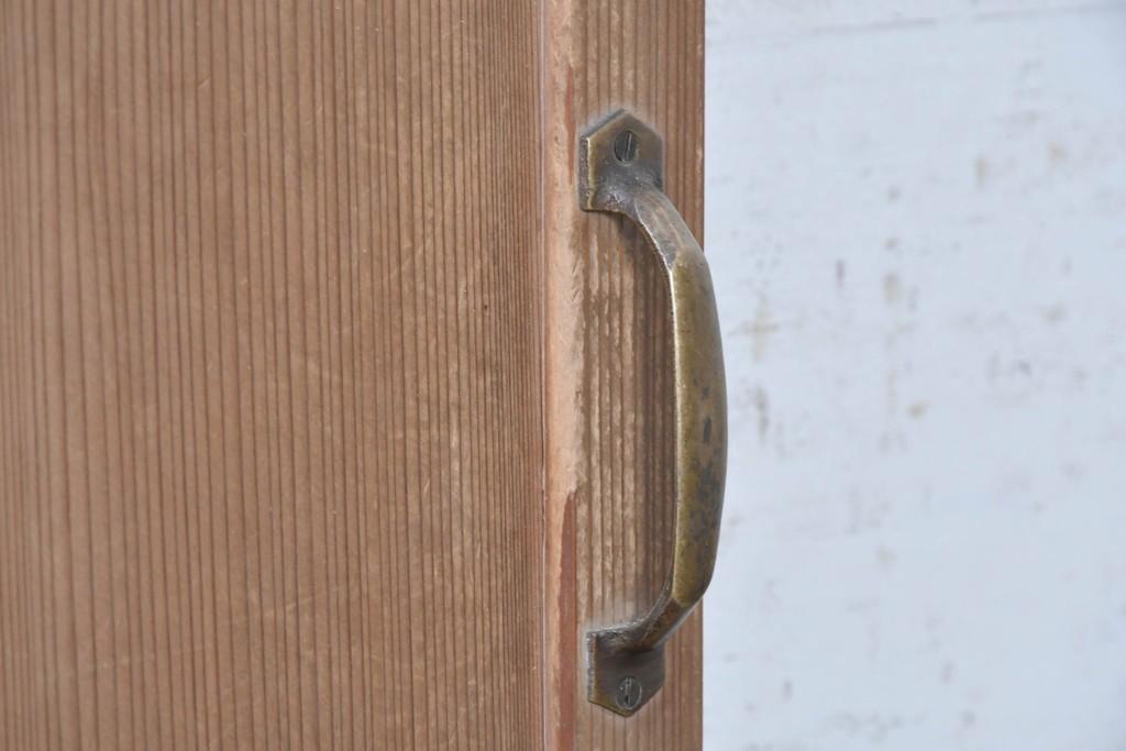 ヴィンテージ建具　昭和中期　素朴な木味と一面に広がる木目を楽しめるシンプルな扉1枚　(R-091387)