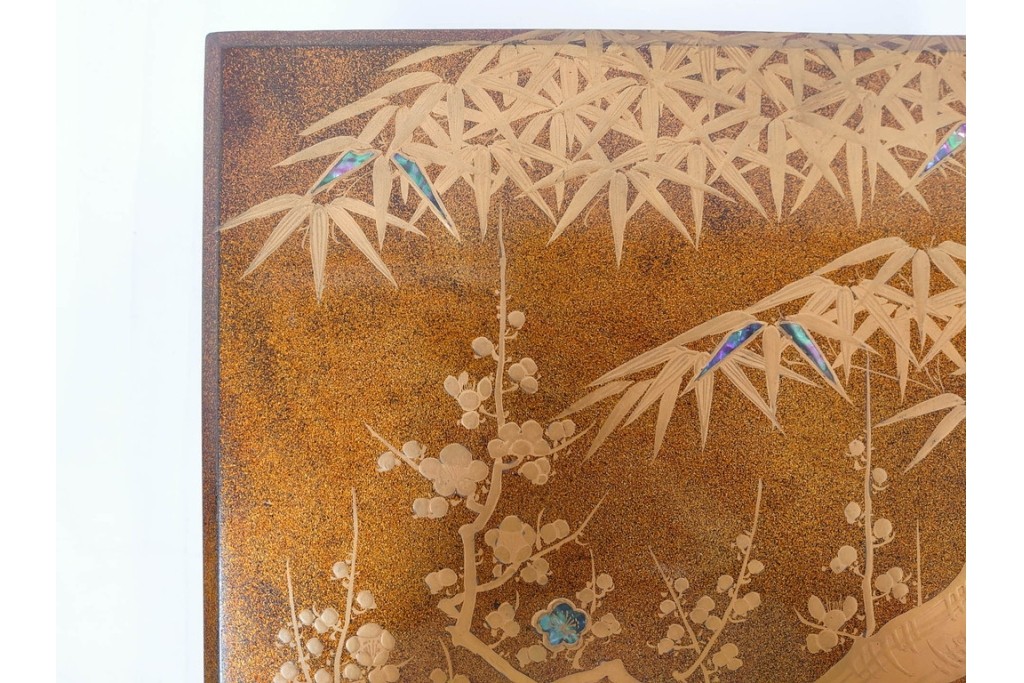 明治から大正期　時代物漆器　鶴・松竹梅蒔絵　螺鈿のきらめきが美しい総梨地の御文庫　外箱付き　(R-091411)