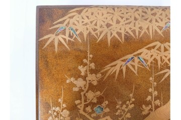 明治から大正期　時代物漆器　鶴・松竹梅蒔絵　螺鈿のきらめきが美しい総梨地の御文庫　外箱付き　(R-091411)