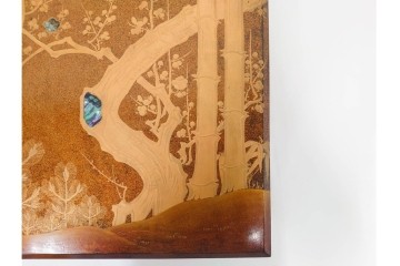 明治から大正期　時代物漆器　鶴・松竹梅蒔絵　螺鈿のきらめきが美しい総梨地の御文庫　外箱付き　(R-091411)