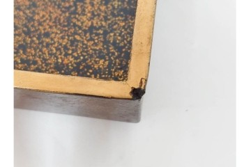 明治から大正期　時代物漆器　鶴・松竹梅蒔絵　螺鈿のきらめきが美しい総梨地の御文庫　外箱付き　(R-091411)