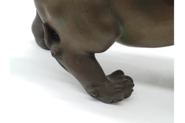 凌珉作　銅製　勇壮な玉乗り獅子の置物　(R-091424)