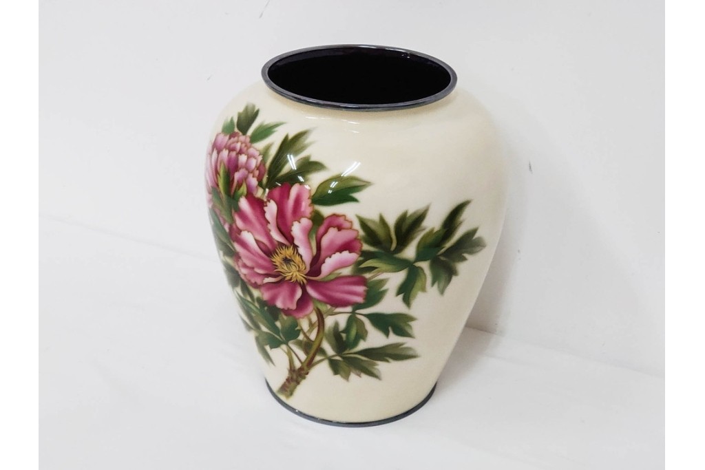 安藤七宝　高さ約37cm　牡丹が描かれた純銀縁の花瓶　(R-091427)