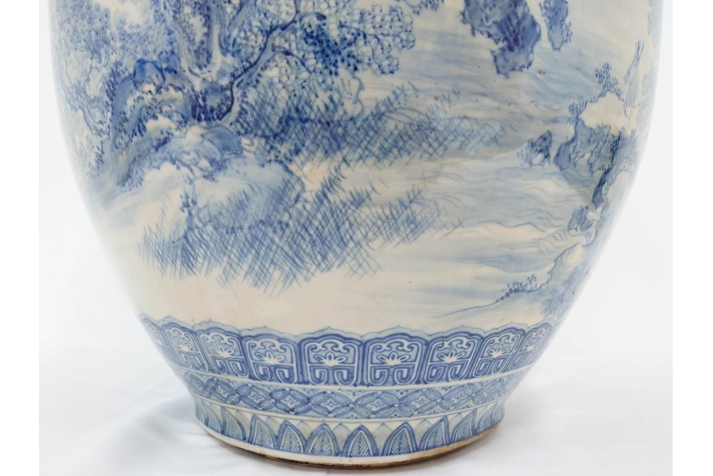 時代物　明治期　伊万里　高さ約60cm　緻密な山水図が描かれた染付の花瓶　(R-091430)