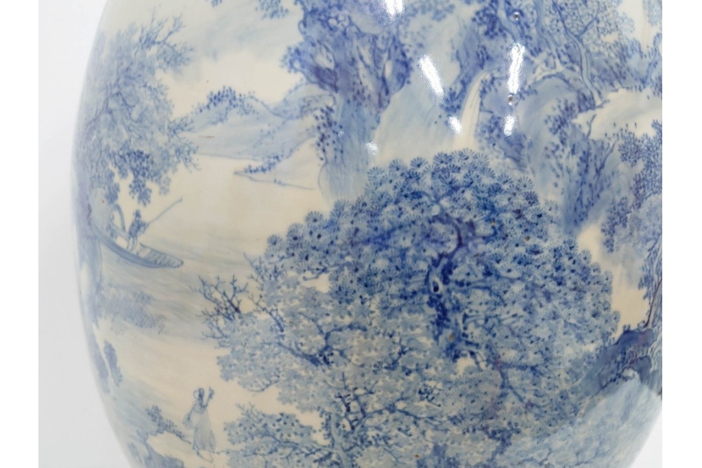 時代物　明治期　伊万里　高さ約60cm　緻密な山水図が描かれた染付の花瓶　(R-091430)
